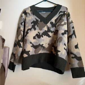 Camo V-Neck Knit Sweater - Olive, Gray, Cream